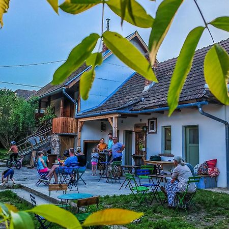 Minifaktura Loft Apartman & Reggelizo Es Etelbar Szokolya Ngoại thất bức ảnh